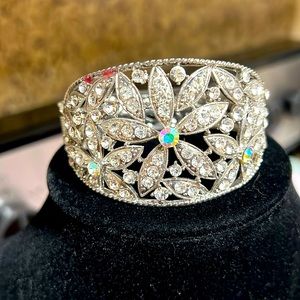 Silver plated with rinestones